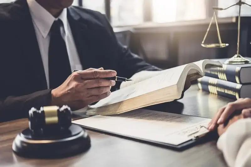 Especialista en derecho mercantil | Xavier Poch, abogado en Barcelona